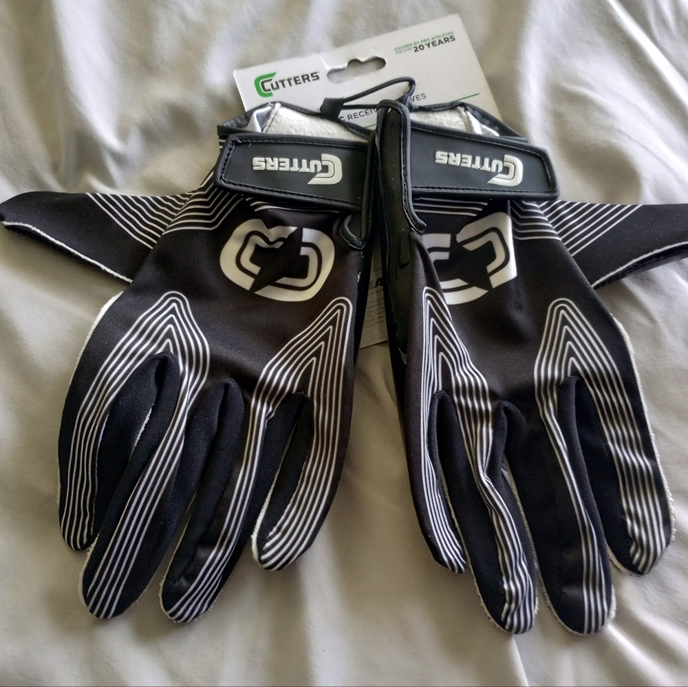CUTTERS Football Epic Receiver Gloves Game Day White Topo Design Adult Small NWT